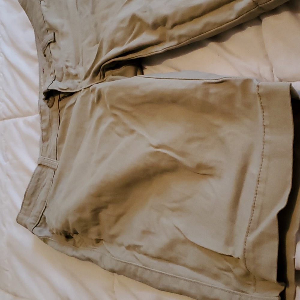 Shorts - Picture 2 of 5